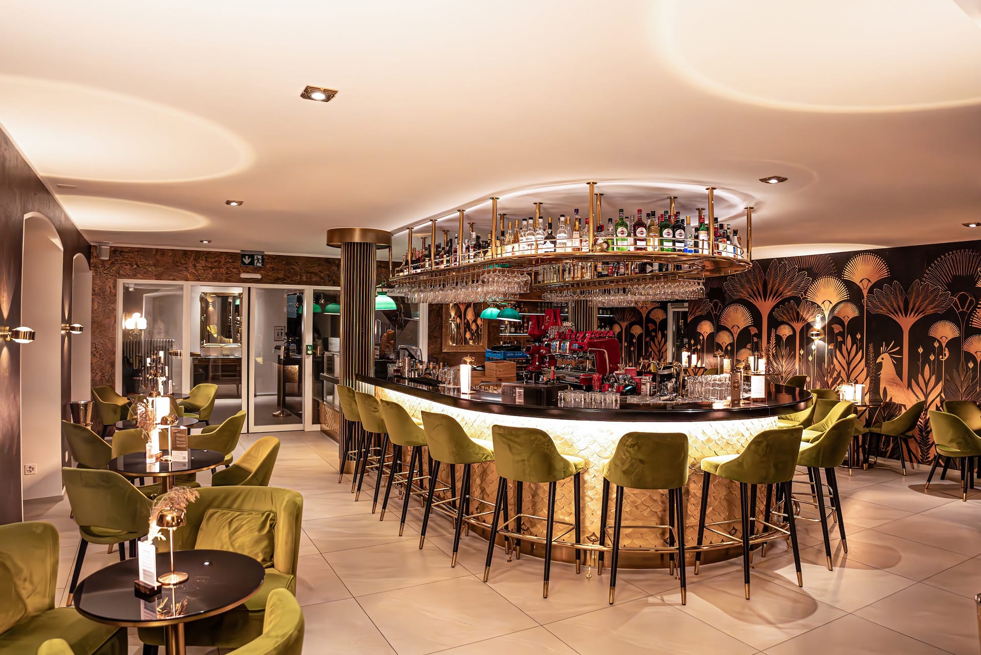 Hotel-Porto-Sofie-Bar-Brasserie-in-Gottlieben-in-Thurgau-bei-Kreuzlingen-am-Seerhein-Bar Sicht am Abend Bar Hotel Porto Sofie in Gottlieben - Thurgau bei Kreuzlingen am Bodensee